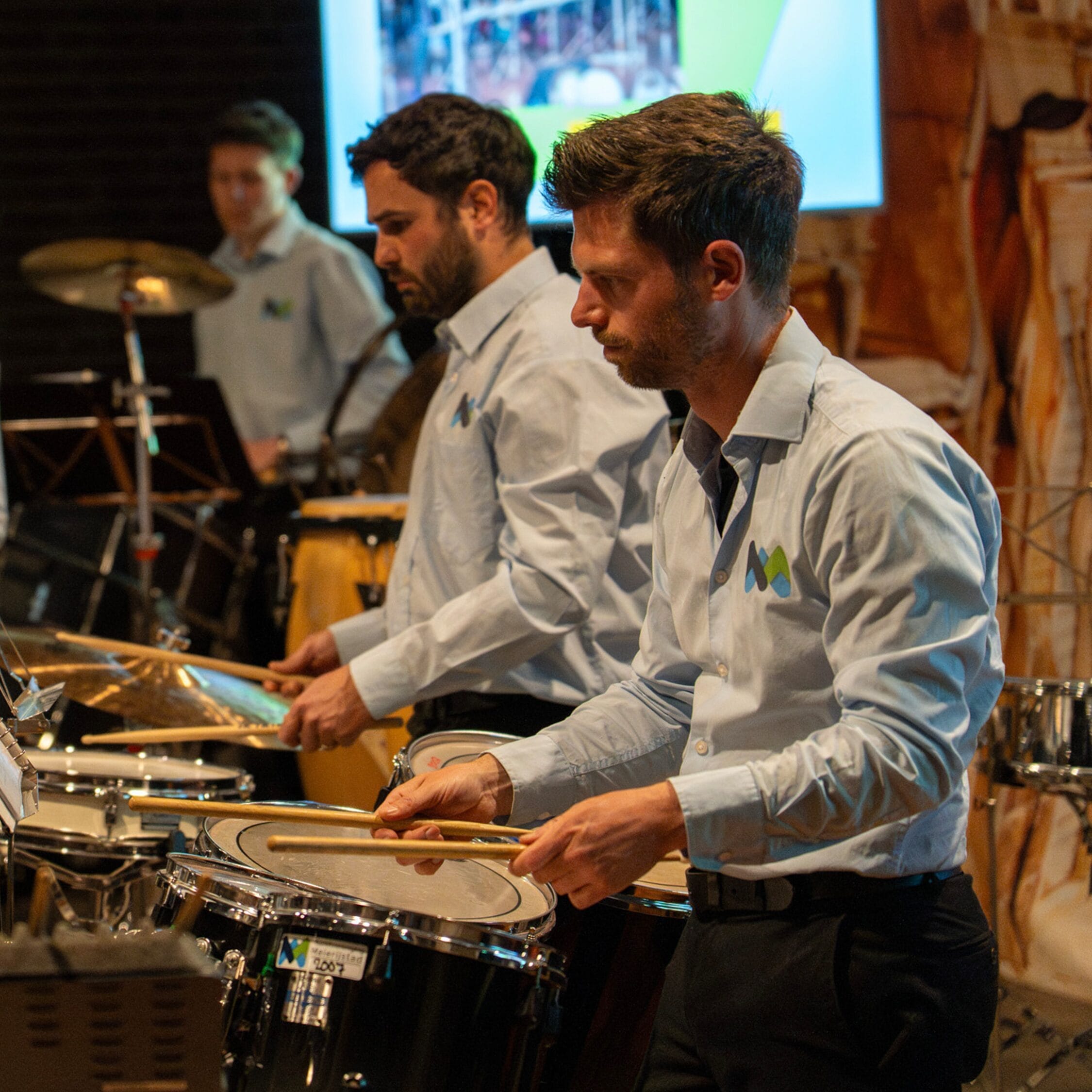 Featured image for “De Toontoppers geeft met Fanfare Nos Jungit Apollo een gezinsconcert: Door de Spiegel!”